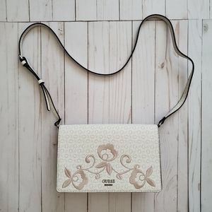 💕 Crossbody Guess Satchel Purse 💕
